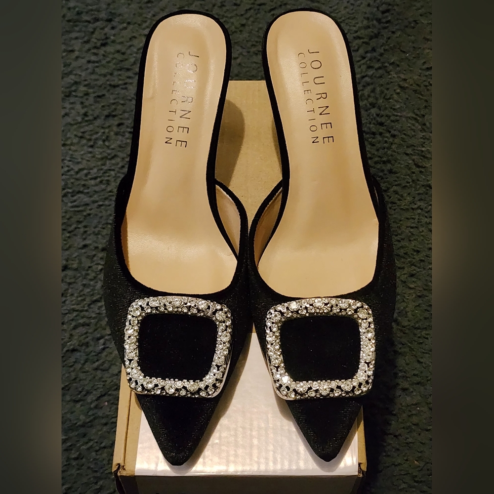 Journee Collection Womens Rishie Slip On Kitten Heel Mule Pump size 7 black